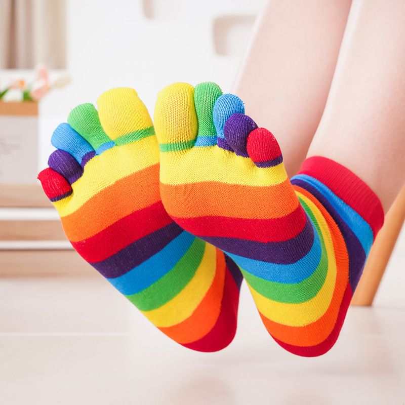 Women's Socks Rainbow Striped  - Toe Sock Split recension och pris